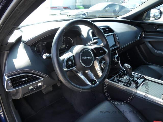 5 - JAGUAR XE R-DYNAMIC 2.0 4X4 MHEV  2023r.