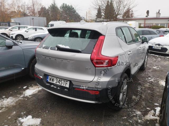 3 - Volvo XC40 B4 Core aut 2022r. WW345TF UWAGA!! Pojazd znajduje się w firmie Arctos Sp. z o.o. Warszawa, Al. Krakowska 7, 02-183 Warszawa