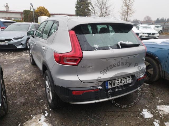 4 - Volvo XC40 B4 Core aut 2022r. WW345TF UWAGA!! Pojazd znajduje się w firmie Arctos Sp. z o.o. Warszawa, Al. Krakowska 7, 02-183 Warszawa