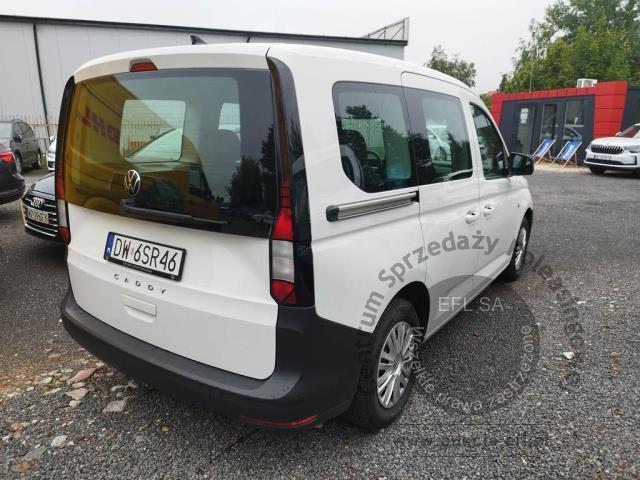 4 - Volkswagen  Caddy  2022r. DW6SR46 Pojazd znajduje się w firmie ARCTOS GROUP sp. z o.o. Al. Krakowska 7, 02-183 Warszawa