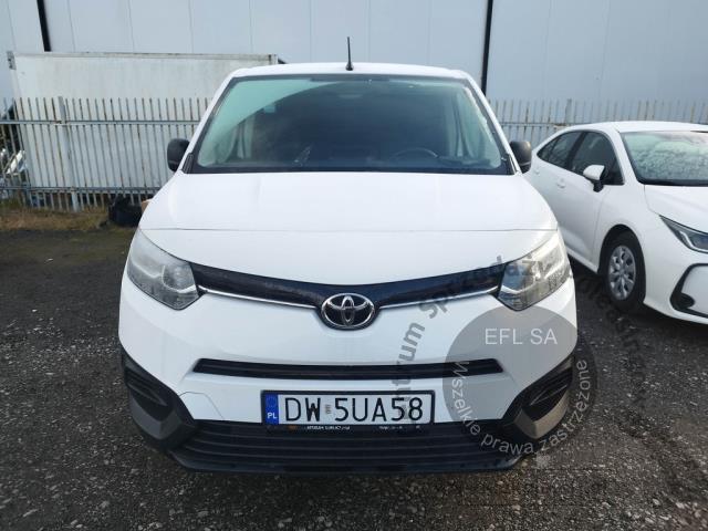 6 - Toyota Proace City 1.5 D-4D Standard  2022r. DW5UA58 Pojazd znajduje się w firmie ARCTOS GROUP sp. z o.o. Al. Krakowska 7, 02-183 Warszawa