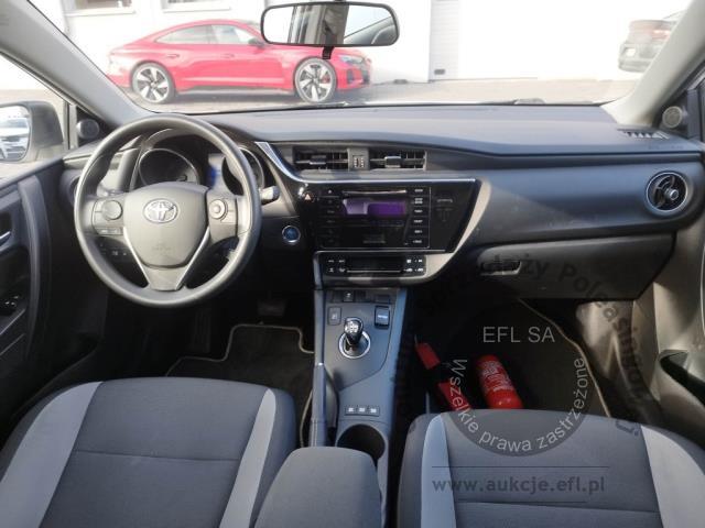 8 - Toyota Auris Hybrid 135 Active 2018r. DW5EK25 UWAGA!! Pojazd znajduje się w lokalizacji: Jawornik 90, Myślenice 32-400
