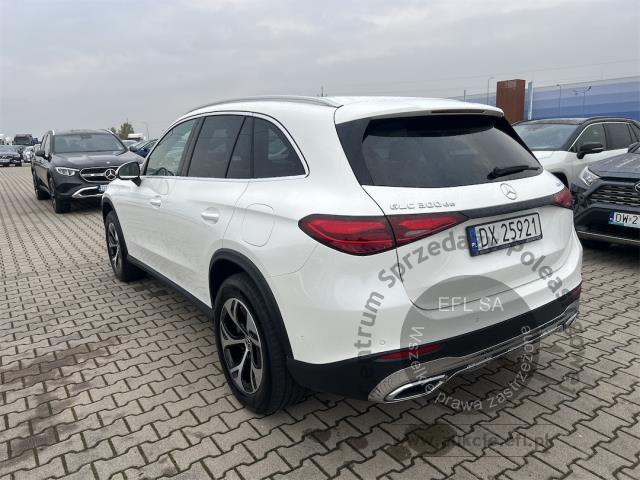 2 - MERCEDES BENZ GLC 300 DE 4-MATIC AVANTGARDE 2024r. DX25921 Pojazd znajduje się w firmie MDM AUTO sp. z o.o. ul. Zawodników 1, 80-729 Gdańsk
