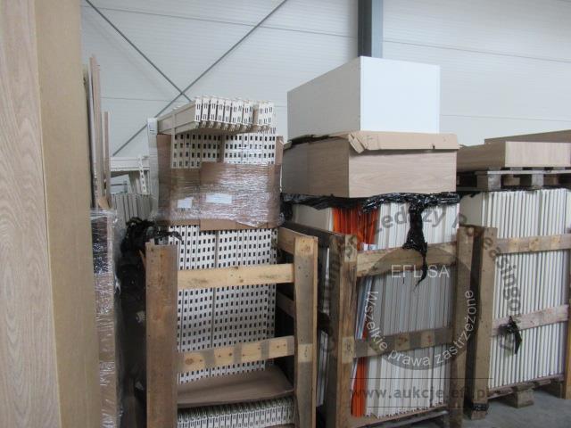 25 - Regały i meble sklepowe wg specyfikacji