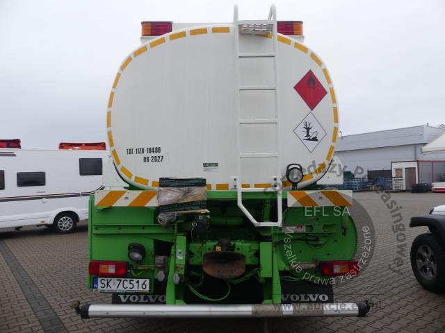 12 - VOLVO FM 370 6X2 2011r.