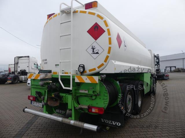 13 - VOLVO FM 370 6X2 2011r.