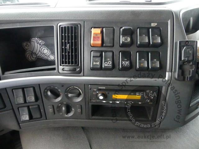 5 - VOLVO FM 370 6X2 2011r.