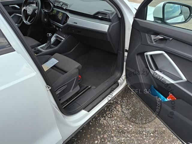 10 - Audi  Q3  2023r. WZ645FU Pojazd znajduje się w firmie ARCTOS GROUP sp. z o.o. Al. Krakowska 7, 02-183 Warszawa