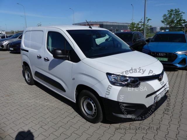 2 - Toyota Proace City 1.5 D-4D Standard  2023r. DW7XR13 Pojazd znajduje się w firmie MDM AUTO sp. z o.o. ul. Morska 78A, 81-225 Gdynia