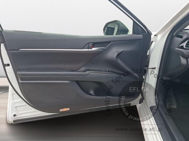6 - TOYOTA CAMRY 2.5 HYBRID CVT COMFORT 2023r.