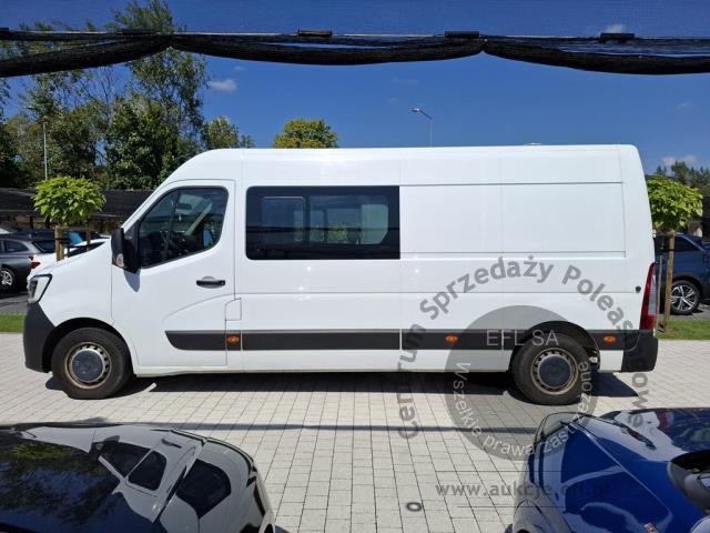8 - Renault  Master  2022r. DW5RY72 Pojazd znajduje się w firmie AACAR sp. z o.o. Kasztanowa 5, 32-400 Jawornik