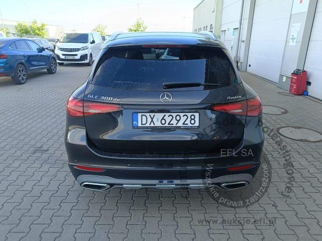 4 - Mercedes - Benz GLC 300 de 4-Matic Avantgarde 2025r. Pojazd znajduje się w firmie ARCTOS GROUP sp. z o.o. Al. Krakowska 7, 02-183 Warszawa