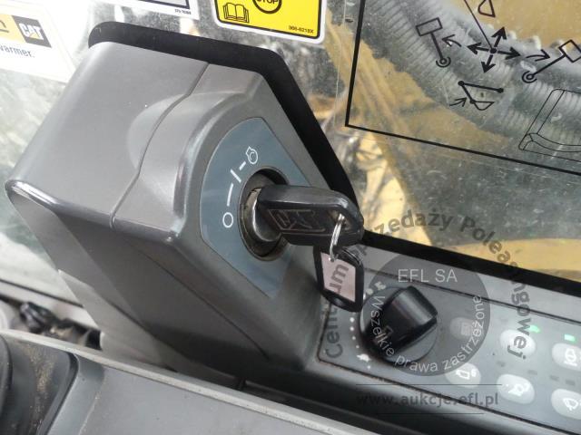 19 - Koparka gąsienicowa CATERPILLAR 318 EL 2015r.