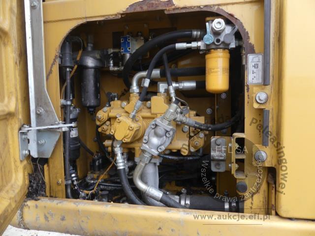 9 - Koparka gąsienicowa CATERPILLAR 318 EL 2015r.