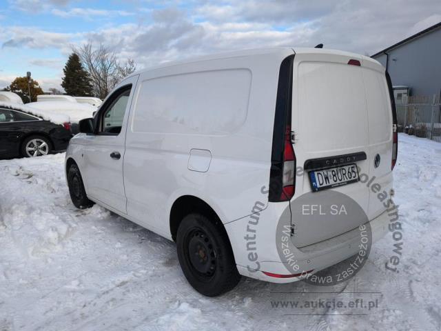 2 - Volkswagen  Caddy 2.0 TDI 2022r. DW8UR65 Pojazd znajduje się w firmie ARCTOS GROUP sp. z o.o. Al. Krakowska 7, 02-183 Warszawa
