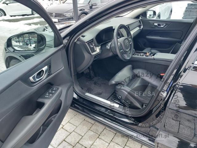 9 - VOLVO  V60 2023r. WZ819GF Pojazd znajduje się w firmie AACAR sp. z o.o. Kasztanowa 5, 32-400 Jawornik