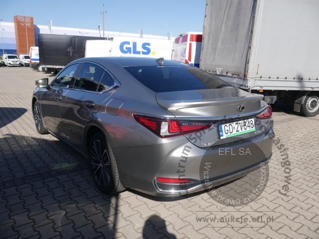 13 - LEXUS ES300H BUSINESS EDITION 2025r.