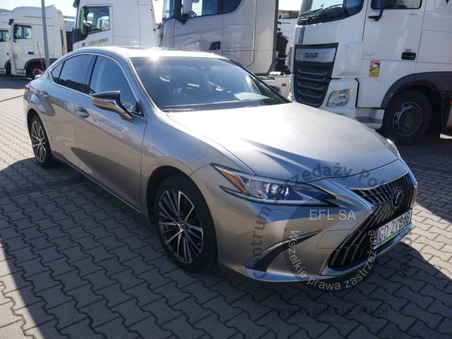 3 - LEXUS ES300H BUSINESS EDITION 2025r.