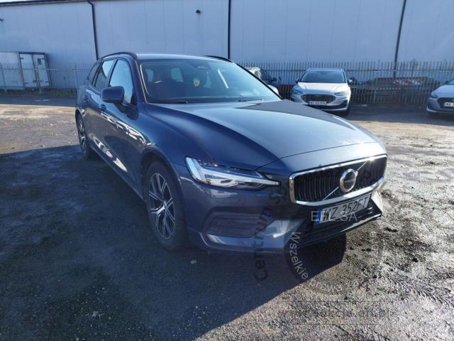 3 - Volvo V60 B3 B Essential aut Kombi 2022r. WZ352FT Pojazd znajduje się w firmie ARCTOS GROUP sp. z o.o. Al. Krakowska 7, 02-183 Warszawa
