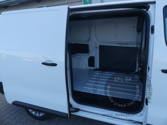 13 - Toyota Proace 2.0 D-4D Long 3,1t 2022r. DW2SW57 Magnice