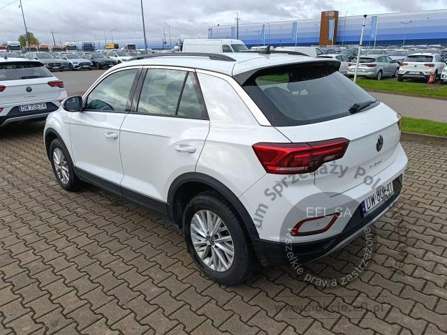 4 - Volkswagen T-ROC 1.5 TSI Life Hatchback 2023r. DW8UE41 Magnice