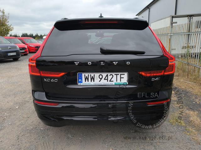 5 - VOLVO XC60 B4 D AWD Core aut 2022r. WW942TF UWAGA!! Pojazd znajduje się w firmie Arctos Sp. z o.o. Warszawa, Al. Krakowska 7, 02-183 Warszawa