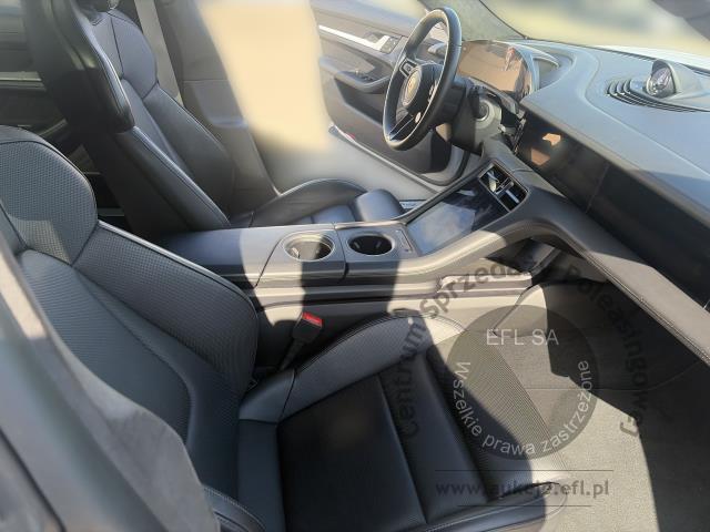 10 - PORSCHE TAYCAN TURBO CROSS TURISMO 2022r.