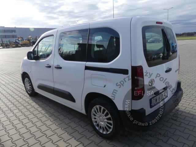 6 - Toyota Proace City Verso 1.5 D-4D 2020r. DW6JY42 Magnice