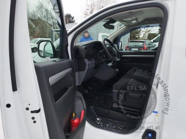 6 - Toyota ProAce Proace 2.0 D-4D Long 3,1t Active 2022r. GD2F472 UWAGA!! Pojazd znajduje się w firmie Arctos Sp. z o.o. Warszawa, Al. Krakowska 7, 02-183 Warszawa