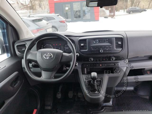 9 - Toyota ProAce Proace 2.0 D-4D Long 3,1t Active 2022r. GD2F472 UWAGA!! Pojazd znajduje się w firmie Arctos Sp. z o.o. Warszawa, Al. Krakowska 7, 02-183 Warszawa