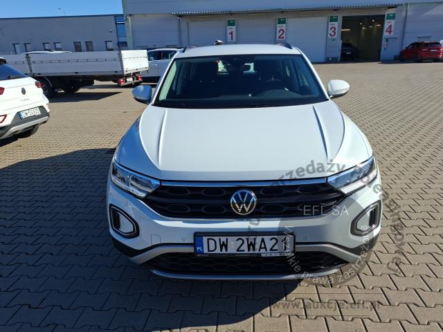 6 - Volkswagen T-ROC 1.5 TSI Life Hatchback 2023r. DW2WA21 Pojazd znajduje się w firmie MDM AUTO sp. z o.o. ul. Zawodników 1, 80-729 Gdańsk