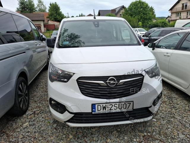 2 - Opel  Combo  2022r. DW2SU07 Pojazd znajduje się w firmie AACAR sp. z o.o. Kasztanowa 5, 32-400 Jawornik