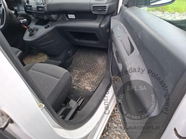 11 - Opel  Combo  2022r. DW2SU07 Pojazd znajduje się w firmie AACAR sp. z o.o. Kasztanowa 5, 32-400 Jawornik