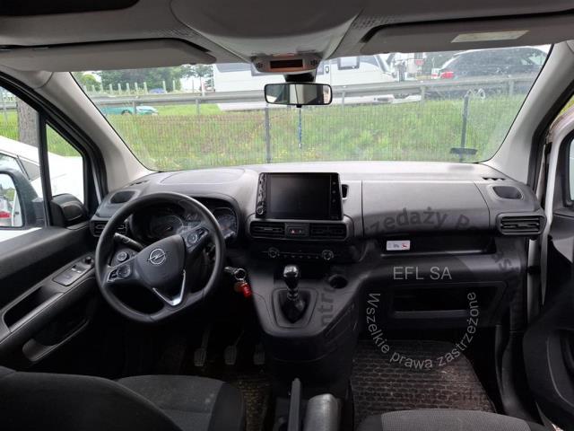 12 - Opel  Combo  2022r. DW2SU07 Pojazd znajduje się w firmie AACAR sp. z o.o. Kasztanowa 5, 32-400 Jawornik