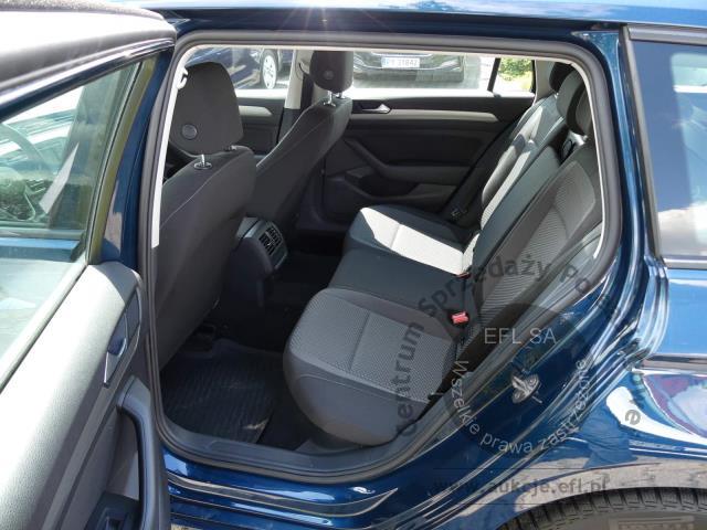 6 - Volkswagen Passat 2.0 TDI EVO Essence 2022r. PO4XH85 AUTO MOTO CENTRUM Sp. z o.o. Poznań 61-312, ul. Ostrowska  328