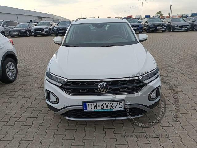 2 - Volkswagen T-ROC 1.5 TSI Life Hatchback 2023r. DW6VX75 UWAGA!! Pojazd znajduje się w firmie Arctos Sp. z o.o. Warszawa, Al. Krakowska 7, 02-183 Warszawa