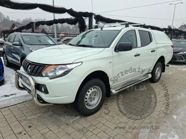 1 - Mitsubishi L 200 L200 2.4 d DC Invite EU6 Pickup  2019r. KR2PH05 Pojazd znajduje się w firmie AACAR sp. z o.o. Kasztanowa 5, 32-400 Jawornik