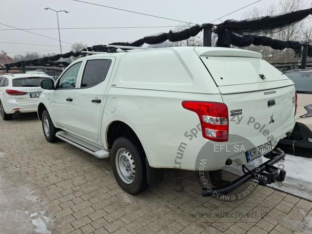2 - Mitsubishi L 200 L200 2.4 d DC Invite EU6 Pickup  2019r. KR2PH05 Pojazd znajduje się w firmie AACAR sp. z o.o. Kasztanowa 5, 32-400 Jawornik
