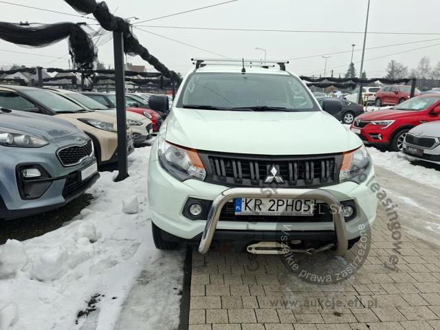 3 - Mitsubishi L 200 L200 2.4 d DC Invite EU6 Pickup  2019r. KR2PH05 Pojazd znajduje się w firmie AACAR sp. z o.o. Kasztanowa 5, 32-400 Jawornik