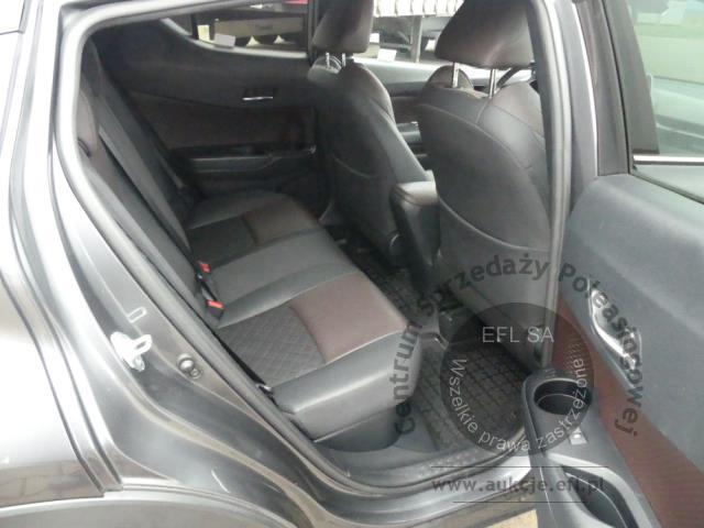 12 - TOYOTA C-HR 1.8 HYBRID CVT 2017r.