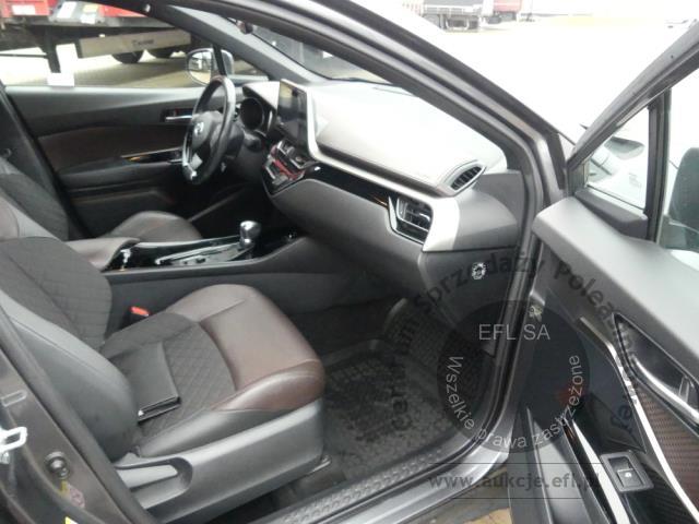 9 - TOYOTA C-HR 1.8 HYBRID CVT 2017r.