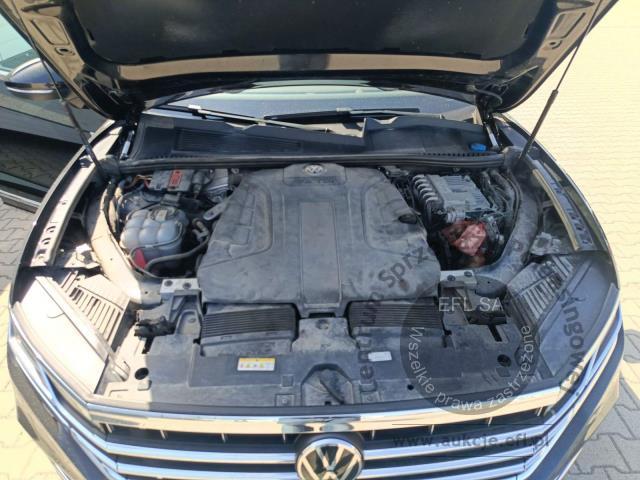 24 - VOLKSWAGEN TOUAREG 3.0 TDI V6 4MOTION 2021r.