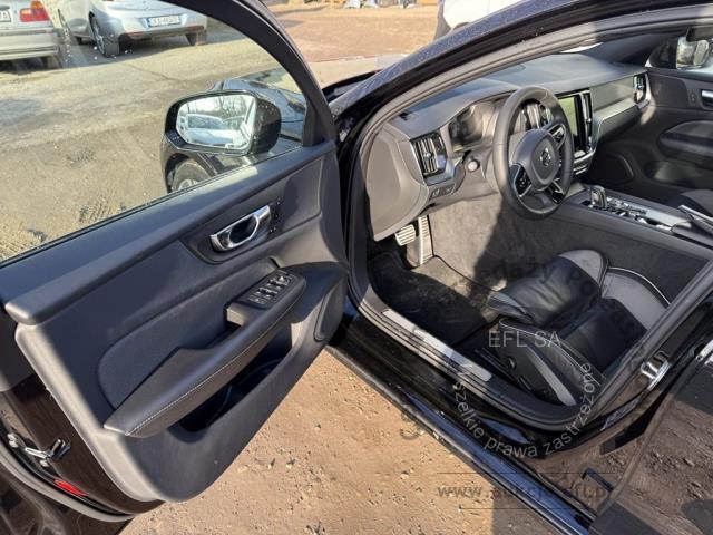 6 - Volvo V60 B4 D R-Design aut Kombi 2021r. WND5422A Pojazd znajduje się w firmie MDM AUTO sp. z o.o. ul. Zawodników 1, 80-729 Gdańsk