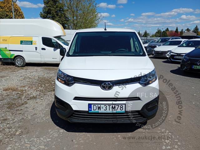 2 - Toyota Proace City 1.5 D-4D Standard  2022r. DW3TM78 Pojazd znajduje się w firmie ARCTOS GROUP sp. z o.o. Al. Krakowska 7, 02-183 Warszawa