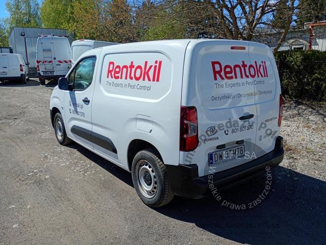 6 - Toyota Proace City 1.5 D-4D Standard  2022r. DW3TM78 Pojazd znajduje się w firmie ARCTOS GROUP sp. z o.o. Al. Krakowska 7, 02-183 Warszawa