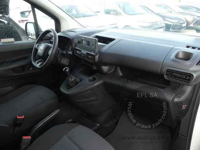 11 - Toyota Proace City Verso Long 1.5 D-4 2020r. Magnice DW1LC81