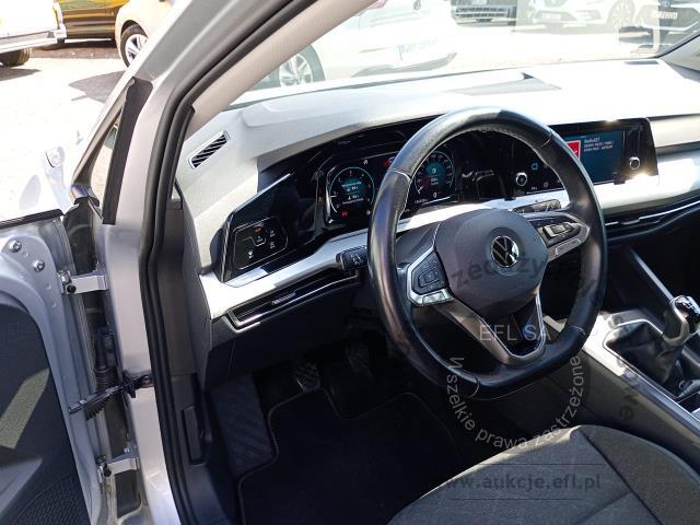 12 - VOLKSWAGEN Golf VIII 2.0 TDI Life 2022r. WND9181A Pojazd znajduje się w firmie ARCTOS GROUP sp. z o.o. Al. Krakowska 7, 02-183 Warszawa
