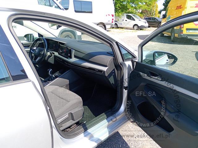 10 - VOLKSWAGEN Golf VIII 2.0 TDI Life 2022r. WND9181A Pojazd znajduje się w firmie ARCTOS GROUP sp. z o.o. Al. Krakowska 7, 02-183 Warszawa