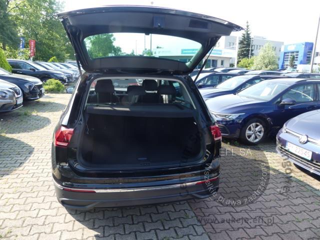 9 - Volkswagen Tiguan 1.5 TSI EVO Life DSG 2022r. PO2XX32 AUTO MOTO CENTRUM Sp. z o.o. Poznań 61-312, ul. Ostrowska  328