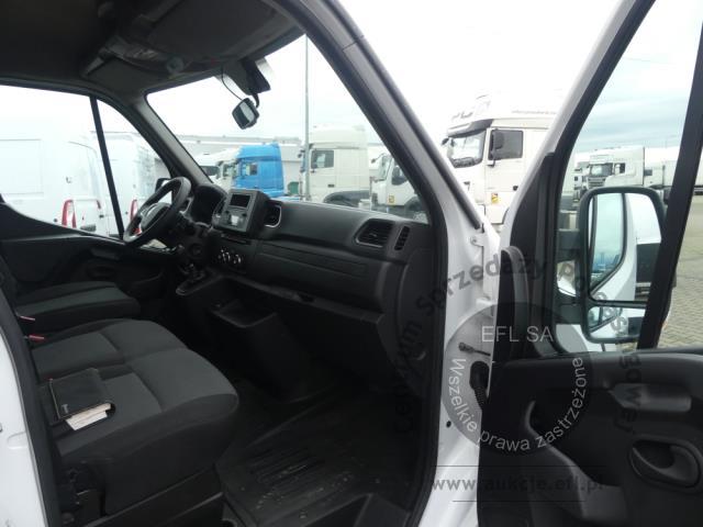9 - RENAULT MASTER 2.3 DCI FURGON 2021r.